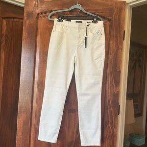 BUFFALO DAVID BITTON SEMI HI RISE SKINNY WHITE JEANS. SIZE 31